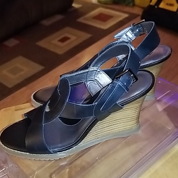 <MARKON> Monte Wood-Look Wedge Sandal - Size 8M - Picture 7 of 16